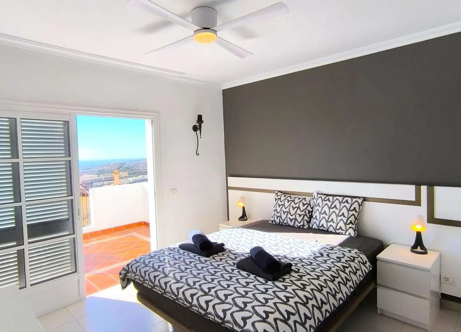 Beautiful Villa - 4 Bedrooms, Heated Pool, 2 Priv Car Park Places, Fibre Net, Tv Channels Costa Adeje   Costa Adeje (Tenerife)
