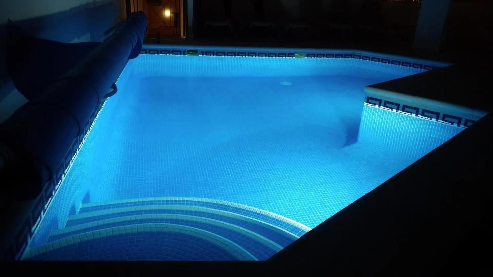 Beautiful Villa - 4 Bedrooms, Heated Pool, 2 Priv Car Park Places, Fibre Net, Tv Channels Costa Adeje  0*, Costa Adeje (Tenerife) Spain