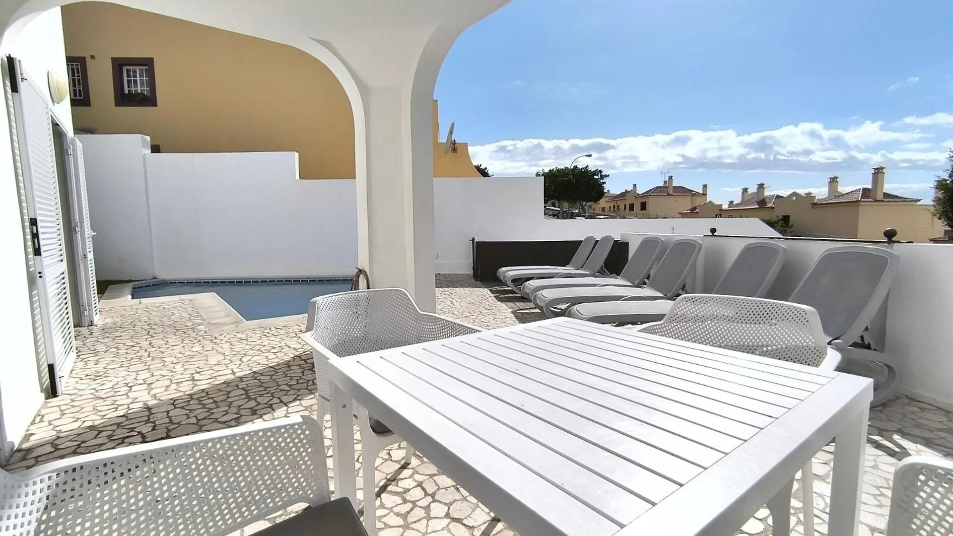 Beautiful Villa - 4 Bedrooms, Heated Pool, 2 Priv Car Park Places, Fibre Net, Tv Channels Costa Adeje