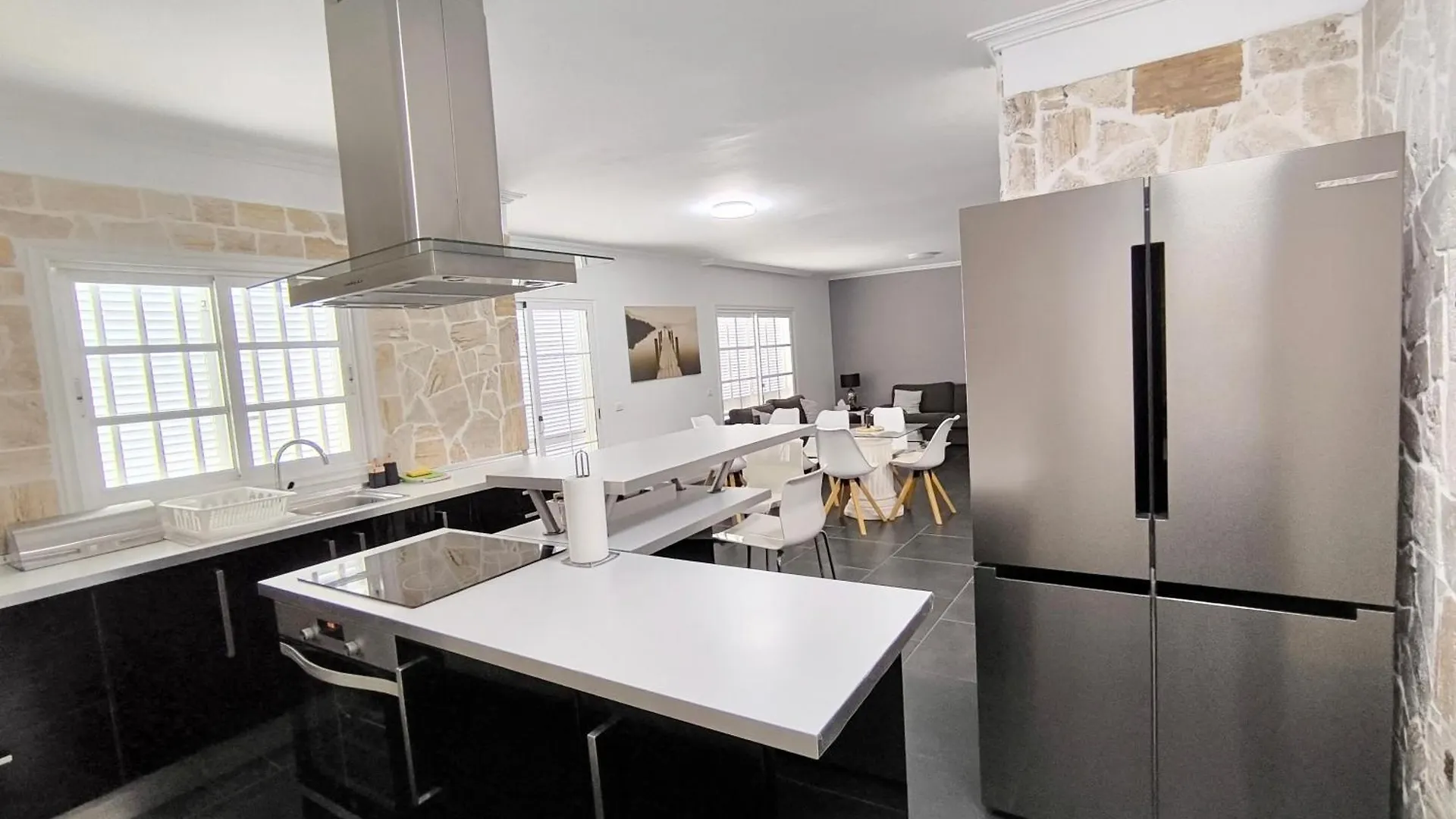 Beautiful Villa - 4 Bedrooms, Heated Pool, 2 Priv Car Park Places, Fibre Net, Tv Channels Costa Adeje   Costa Adeje (Tenerife)