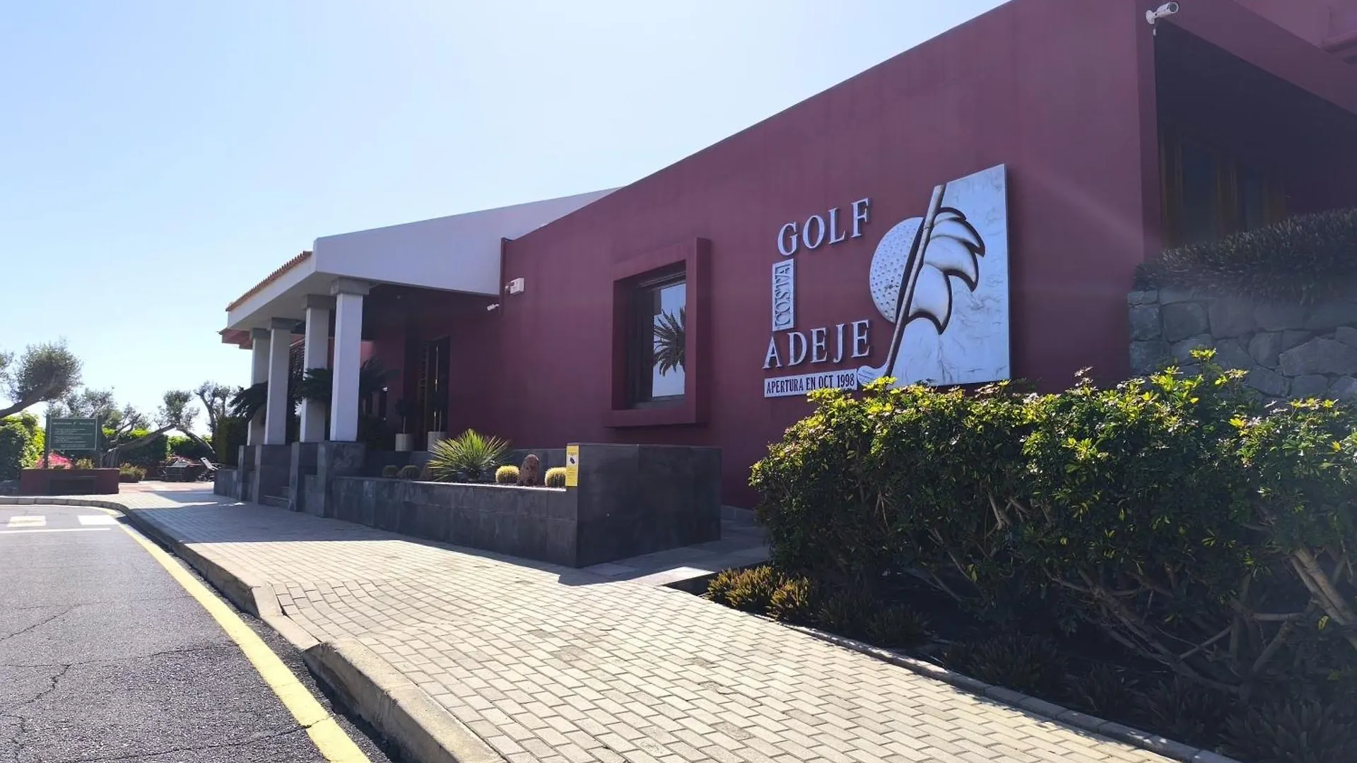 Beautiful Villa - 4 Bedrooms, Heated Pool, 2 Priv Car Park Places, Fibre Net, Tv Channels Costa Adeje  0*, Costa Adeje (Tenerife) Spain